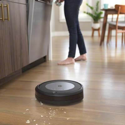 Roomba i3 plus cleaning the kitchen