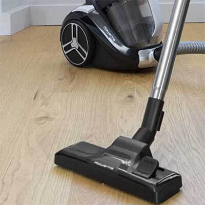 Cleaning hard floor
