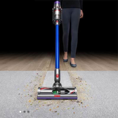 Dyson V11 cleaning carpet